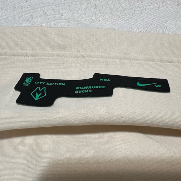RARE Nike Dri-Fit Milwaukee Bucks Cream City Edition Joggers pants basketball - Picture 3 of 8